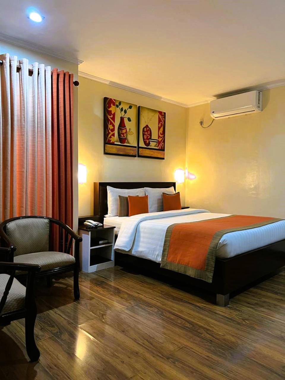 Subic Residencias Olongapo Eksteriør billede