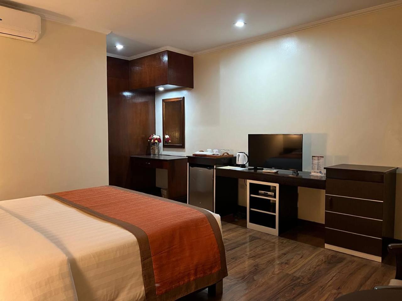 Subic Residencias Olongapo Eksteriør billede