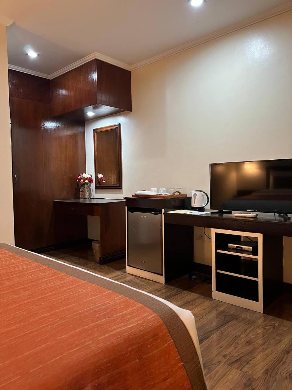 Subic Residencias Olongapo Eksteriør billede