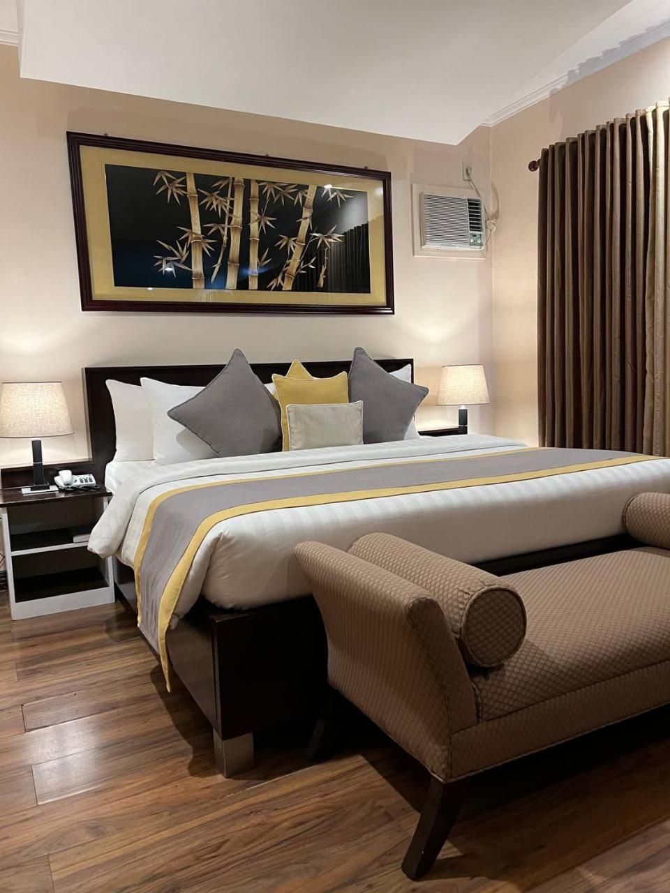 Subic Residencias Olongapo Eksteriør billede