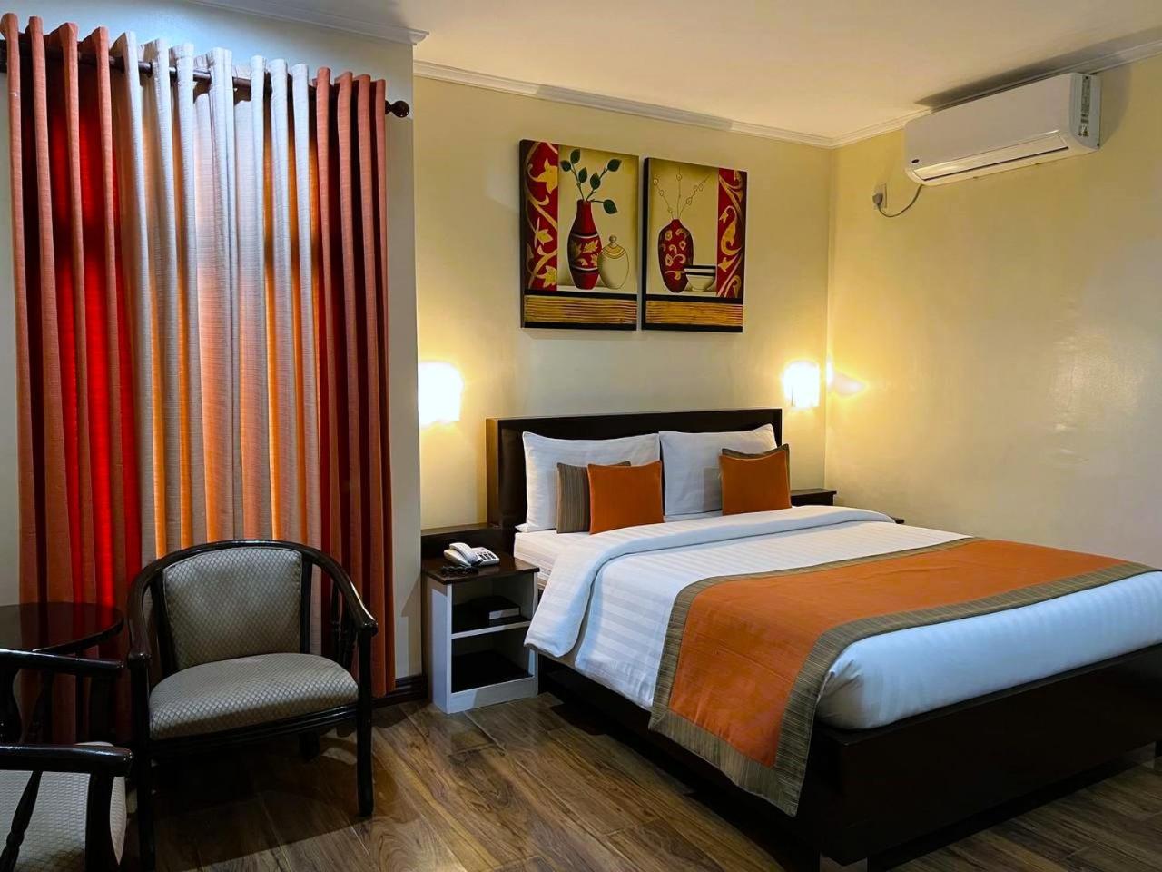 Subic Residencias Olongapo Eksteriør billede