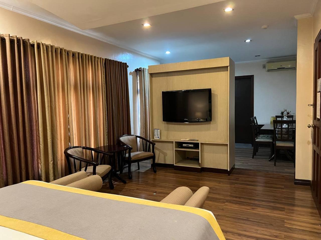 Subic Residencias Olongapo Eksteriør billede