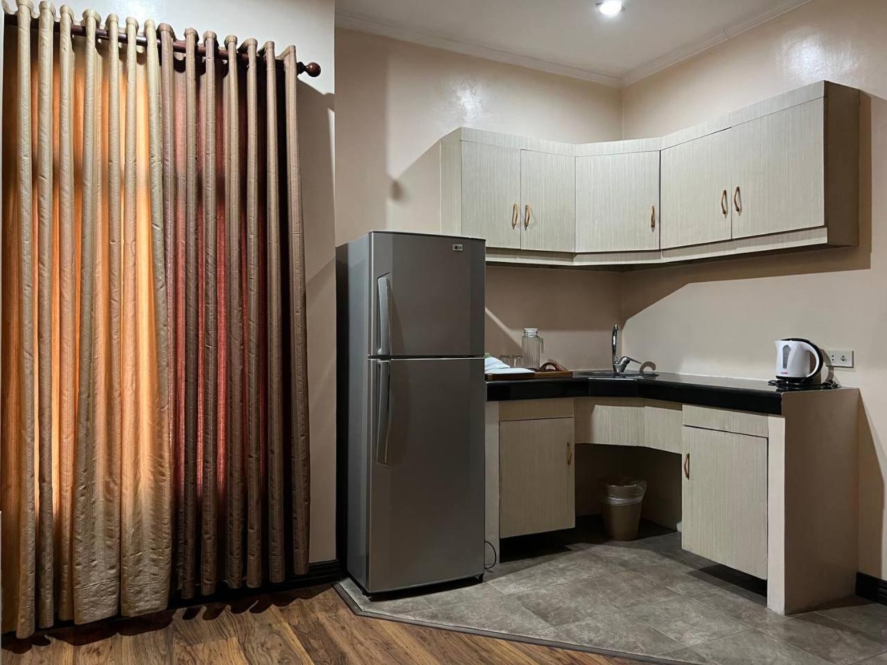 Subic Residencias Olongapo Eksteriør billede
