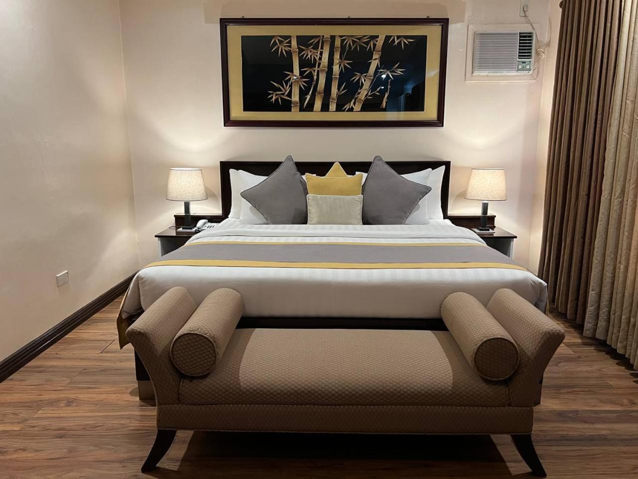 Subic Residencias Olongapo Eksteriør billede