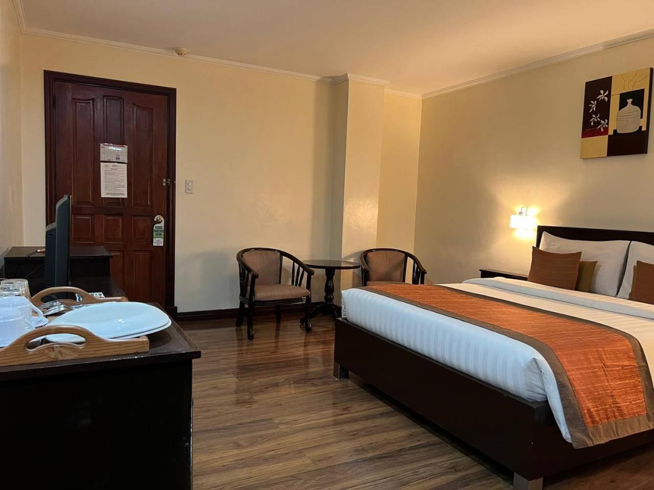 Subic Residencias Olongapo Eksteriør billede