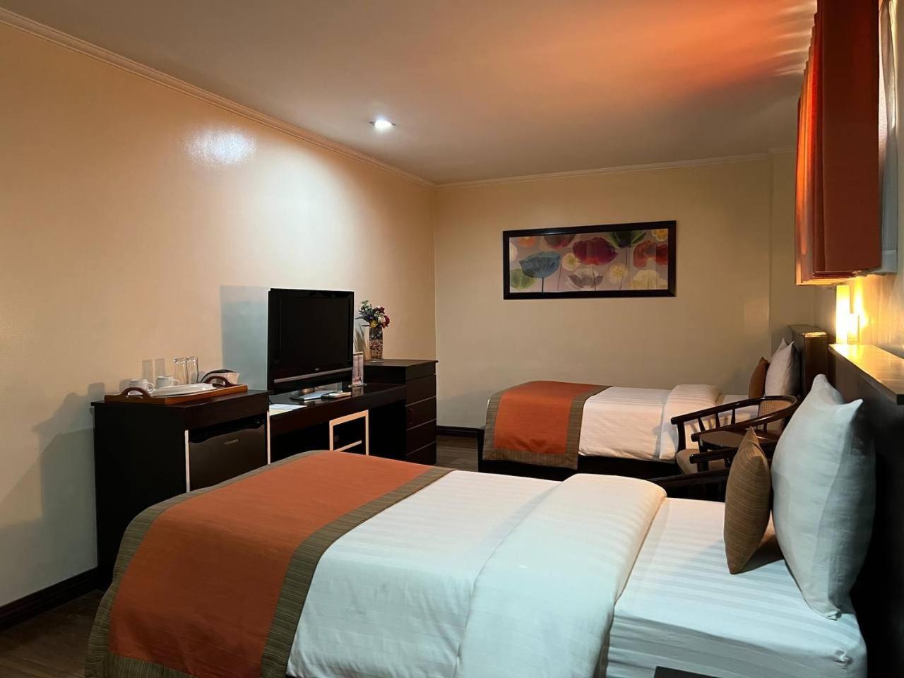 Subic Residencias Olongapo Eksteriør billede