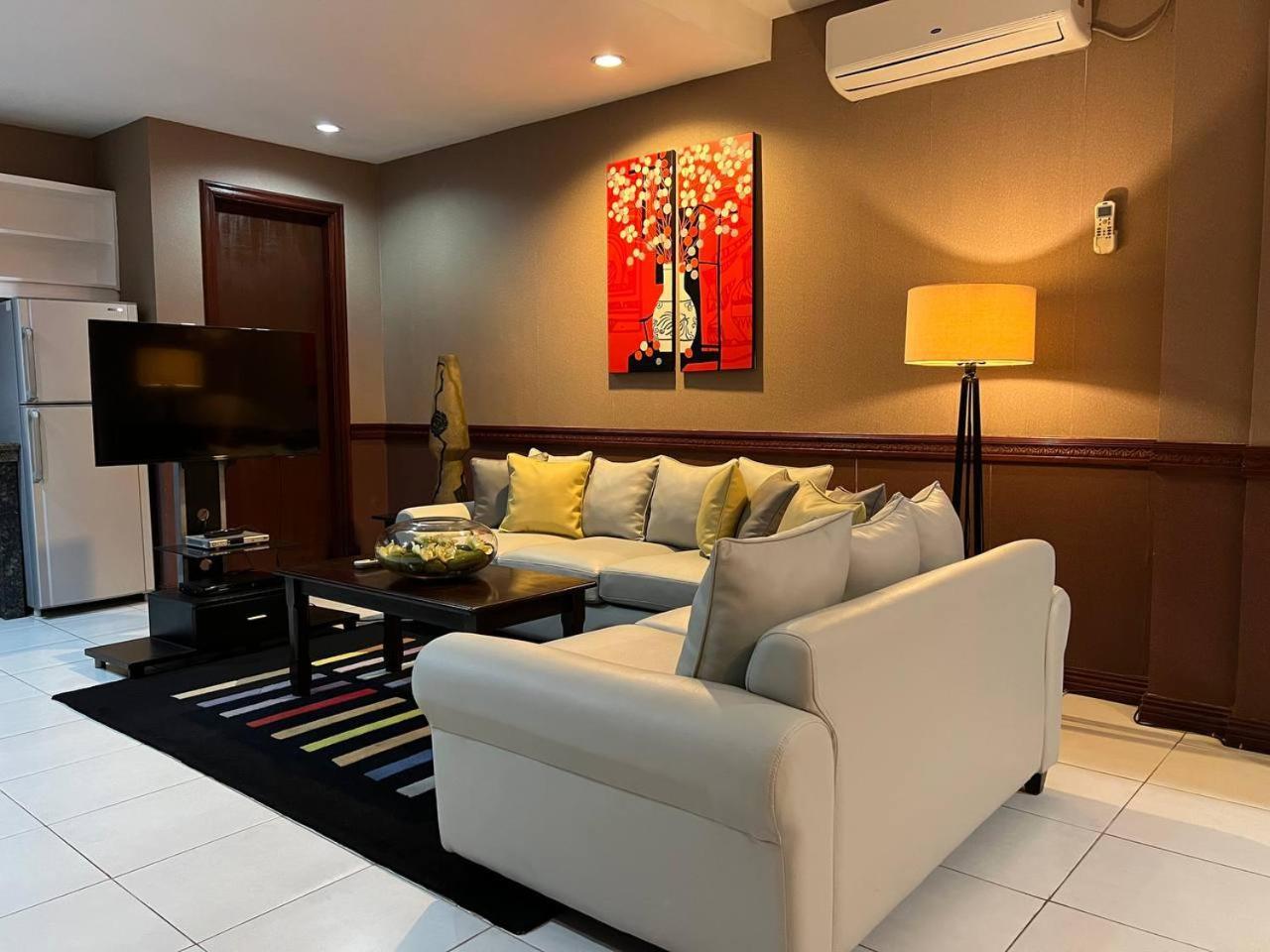 Subic Residencias Olongapo Eksteriør billede