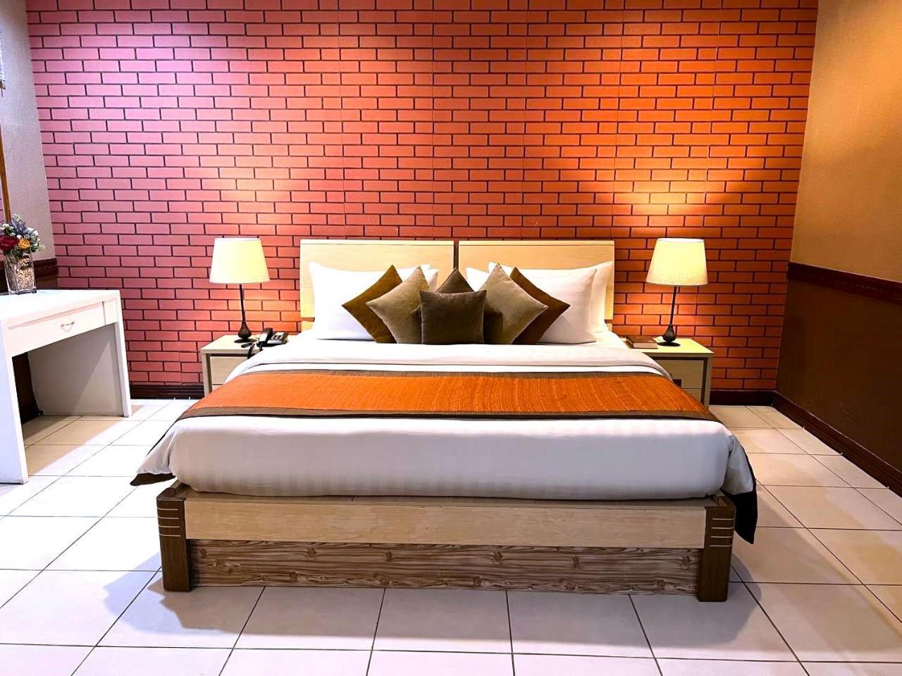 Subic Residencias Olongapo Eksteriør billede