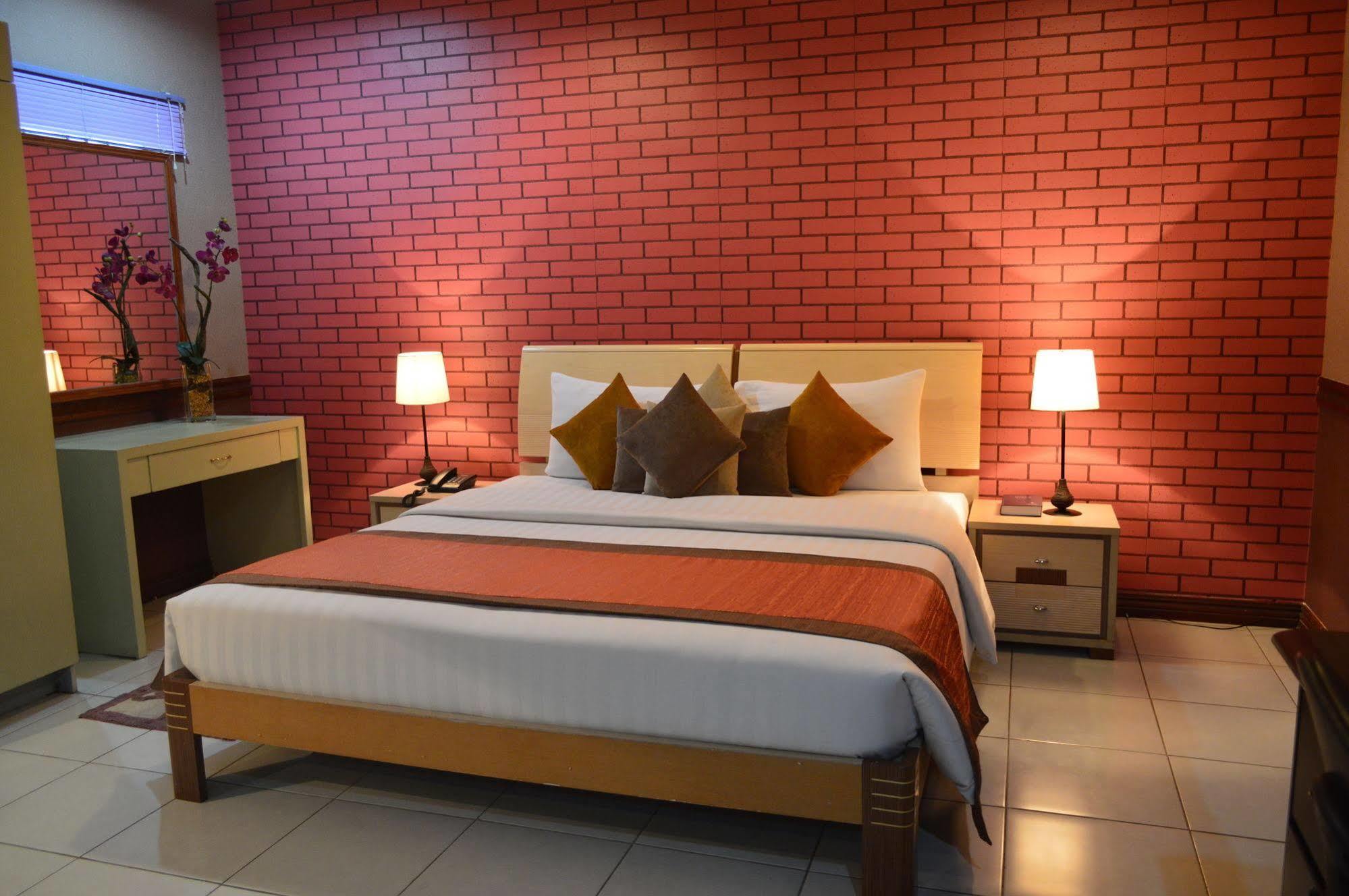 Subic Residencias Olongapo Eksteriør billede