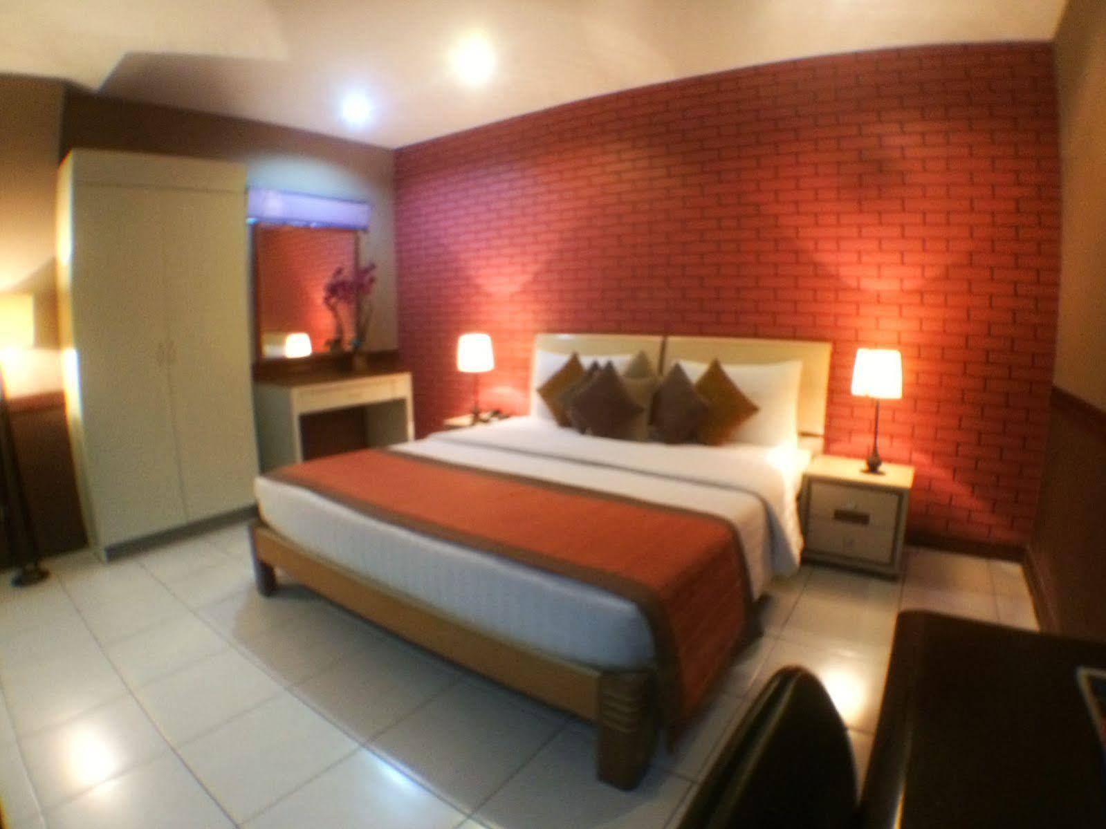 Subic Residencias Olongapo Eksteriør billede